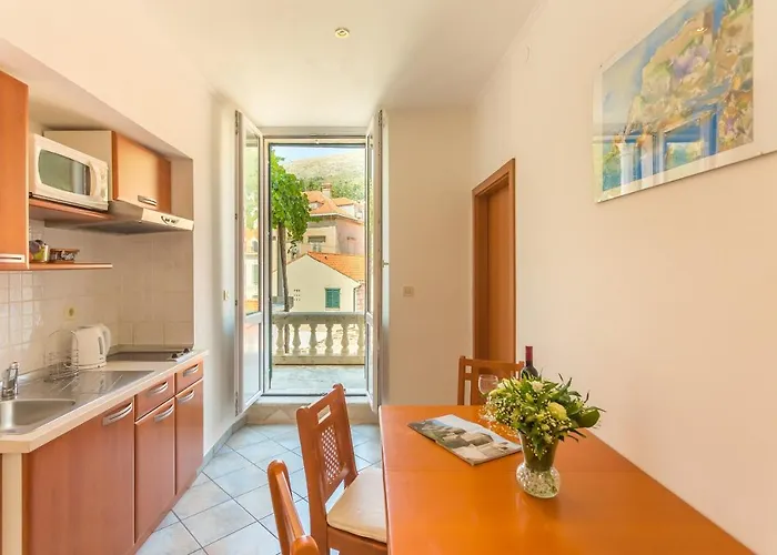 Apartment& Room Lukre / Apartment Lukre With Terrace