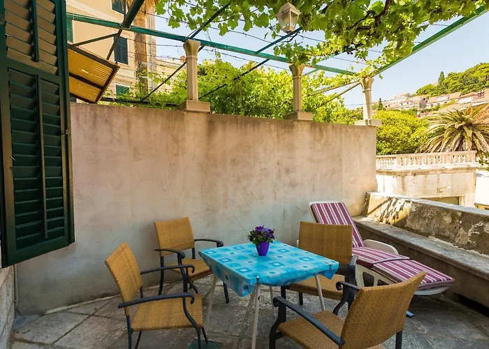Apartment& Room Lukre / Apartment Lukre With Terrace