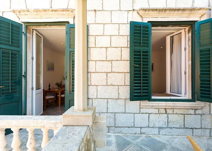 Apartment& Room Lukre / Apartment Lukre With Terrace