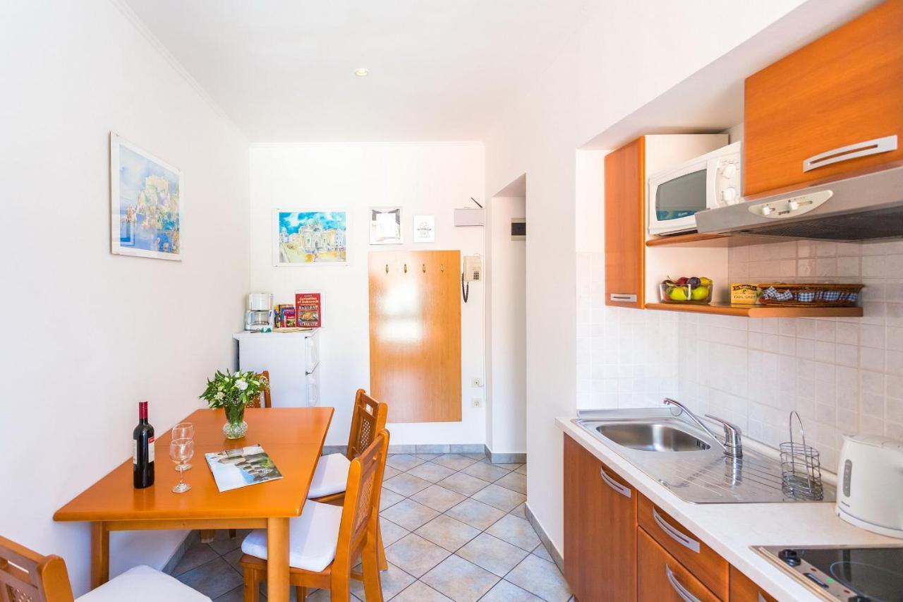 Apartment& Lukre / Lukre With Terrace * Dubrovnik