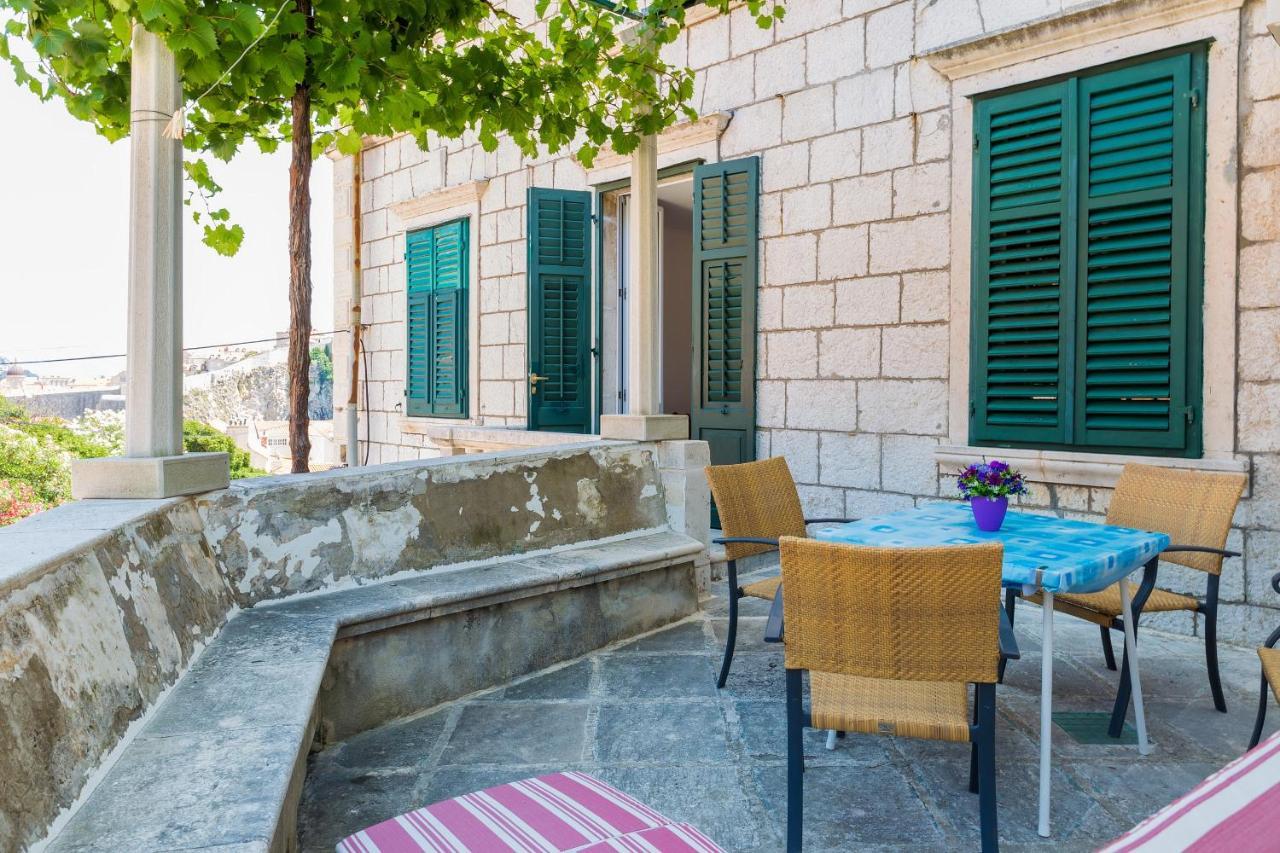 Apartment& Lukre / Lukre With Terrace